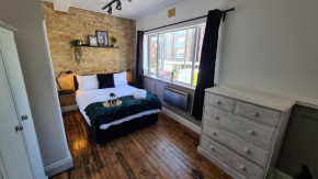 Central Leigh Broadway! Gorgeous Entire Apartment